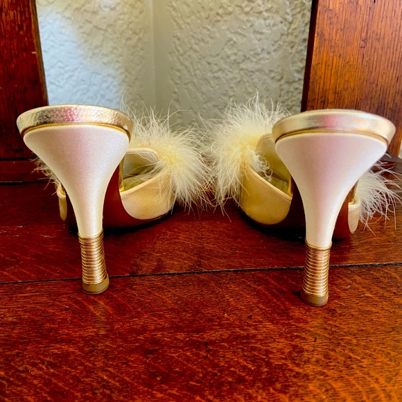 Louis Vuitton Yellow Silk Heels w/ Yellow Ostrich Feather & Velvet Bow - Picture 3 of 8